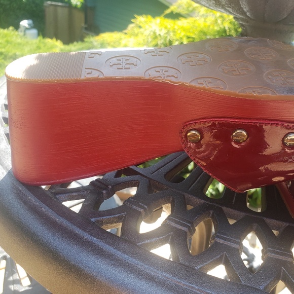 Tory Burch Red Patent Clog - Picture 4 of 10